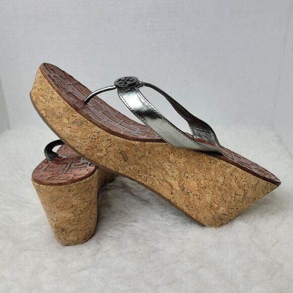 Tory Burch Thora Cork Wedge Flip Flip  Shiny Patent Silver Sandal Shoes Size 7.5 - Picture 5 of 10